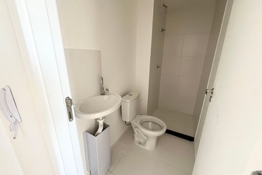 Banheiro de apartamento à venda com 2 quartos, 29m² em Jardim Imperador (zona Leste), São Paulo