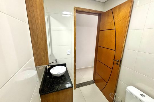 Banheiro de apartamento à venda com 2 quartos, 62m² em Parque Boturussu, São Paulo