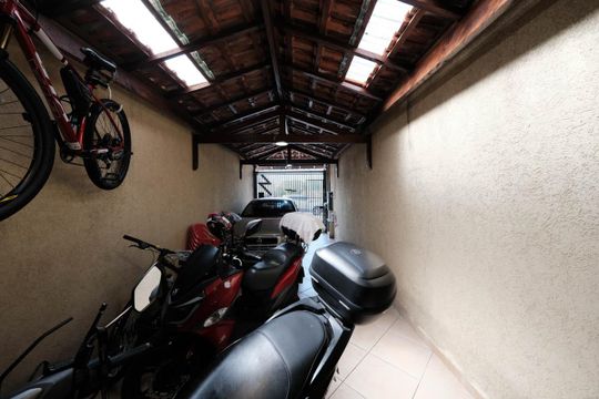 Garagem de casa à venda com 3 quartos, 145m² em Jardim Maringa, São Paulo