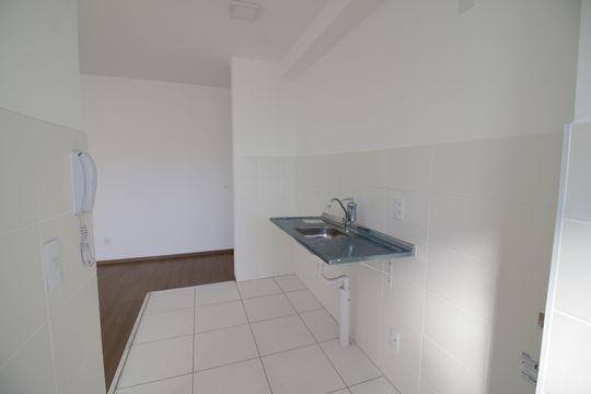 Cozinha de apartamento para alugar com 2 quartos, 48m² em Pechincha, Rio de Janeiro