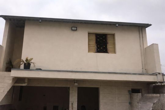 Área externa de casa para alugar com 3 quartos, 480m² em Vila Natal, Mogi das Cruzes