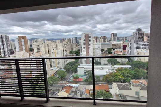 Varanda de kitnet/studio para alugar com 1 quarto, 27m² em Pompeia, São Paulo