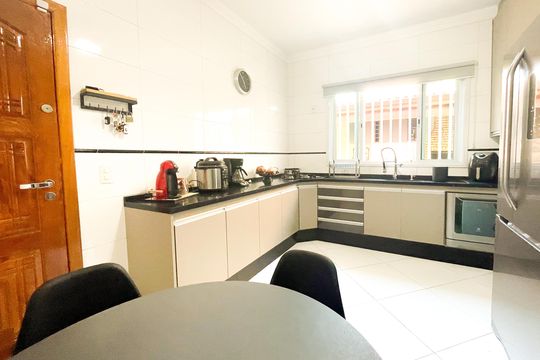 Cozinha de casa para alugar com 3 quartos, 169m² em Jardim Primavera, São Paulo