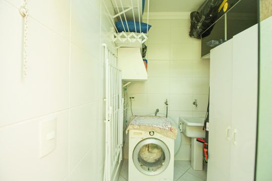 Área de Serviço de casa para alugar com 3 quartos, 169m² em Jardim Primavera, São Paulo
