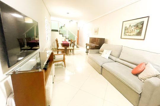 Casa para alugar com 3 quartos, 169m² em Jardim Primavera, São Paulo