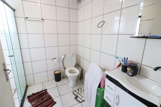 Banheiro de apartamento à venda com 2 quartos, 54m² em Setor Militar, Osasco