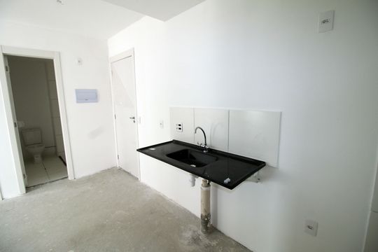 Cozinha de apartamento à venda com 2 quartos, 43m² em Irajá, Rio de Janeiro