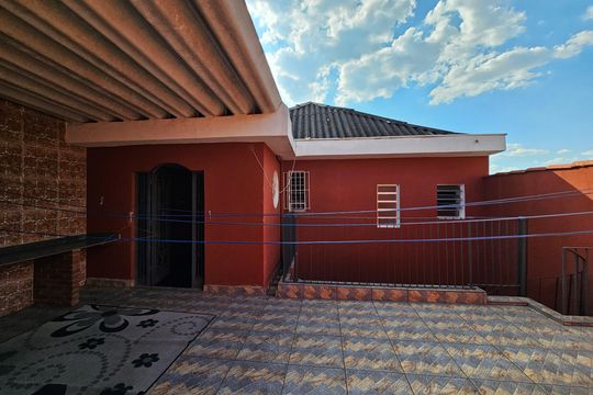 Área externa de casa à venda com 3 quartos, 130m² em Vila Inglesa, São Paulo