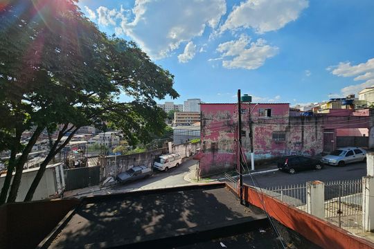 Área externa de casa à venda com 3 quartos, 130m² em Vila Inglesa, São Paulo