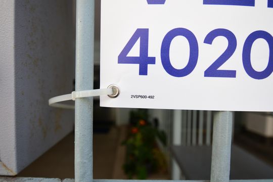 Placa de apartamento à venda com 1 quarto, 45m² em Centro, Campinas