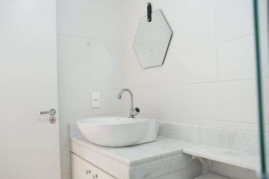 Banheiro de apartamento para alugar com 2 quartos, 55m² em Centro, Guarulhos