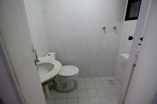 Lavabo de casa de condomínio à venda com 4 quartos, 120m² em Taquara, Rio de Janeiro