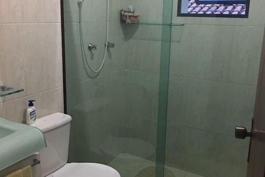 Banheiro de casa à venda com 3 quartos, 169m² em Jardim Japao, São Paulo