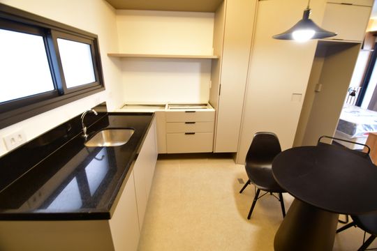 Cozinha de kitnet/studio à venda com 1 quarto, 40m² em Cambuí, Campinas