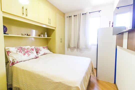 Quarto 1 de apartamento para alugar com 2 quartos, 48m² em Vila Carmosina, São Paulo
