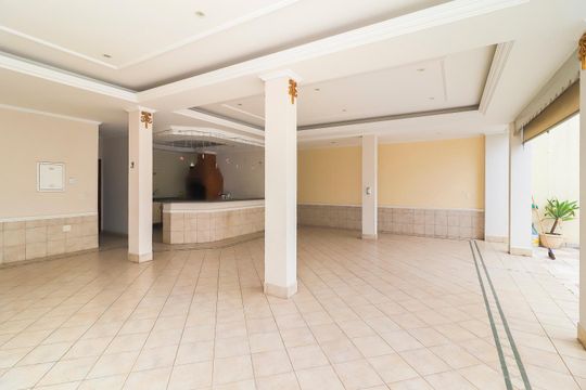 Área comum de casa à venda com 4 quartos, 570m² em Vila Rosaria, São Paulo