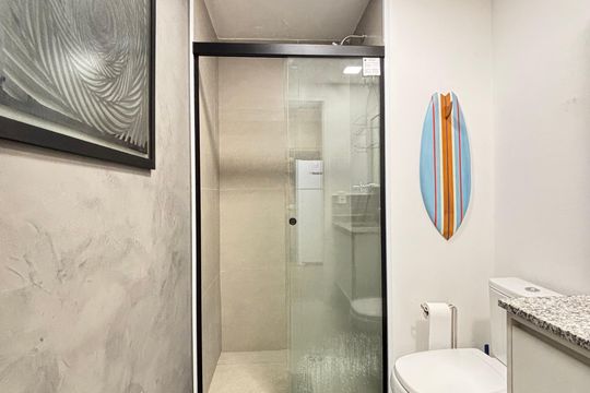 Banheiro de kitnet/studio à venda com 1 quarto, 27m² em Indianópolis, São Paulo
