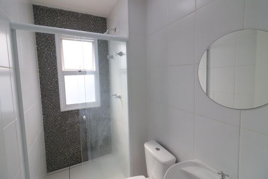 Banheiro de apartamento para alugar com 2 quartos, 48m² em Novo Osasco, Osasco