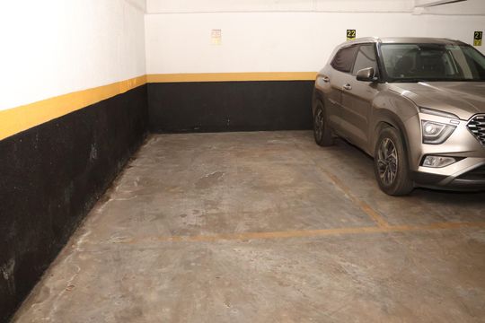 Garagem de apartamento à venda com 2 quartos, 75m² em Jardim Goiás, Goiânia