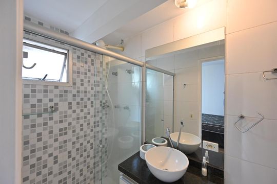 Banheiro Social de kitnet/studio para alugar com 1 quarto, 24m² em Vila Clementino, São Paulo