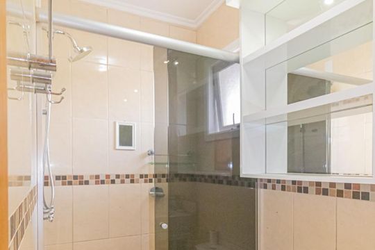 Banheiro de casa de condomínio à venda com 3 quartos, 122m² em Fátima, Canoas