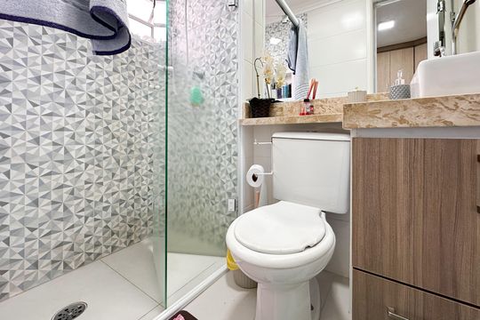 Banheiro da Suíte de apartamento à venda com 3 quartos, 60m² em Parque Santo Antonio, São Bernardo do Campo
