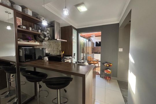 Cozinha de casa de condomínio à venda com 2 quartos, 115m² em Rondônia, Novo Hamburgo