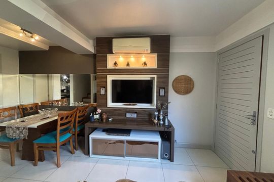 Sala de casa de condomínio à venda com 2 quartos, 115m² em Rondônia, Novo Hamburgo
