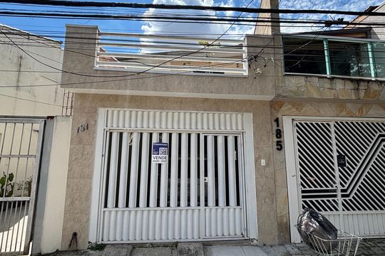 Fachada de casa à venda com 2 quartos, 80m² em Vila Floresta, Santo André