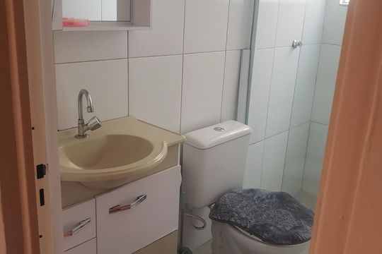 Banheiro de apartamento para alugar com 2 quartos, 32m² em Jardim Record, Taboão da Serra