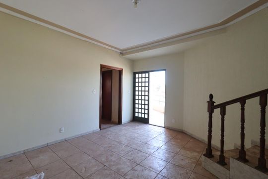 Casa para alugar com 4 quartos, 200m² em Sumarezinho, Ribeirão Preto