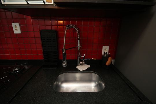 Cozinha - Torneira de apartamento à venda com 2 quartos, 51m² em Jardim Monte Alegre, Taboão da Serra