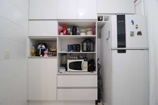 Cozinha de apartamento para alugar com 2 quartos, 59m² em Santa Mônica, Uberlândia