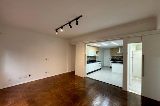 Sala de apartamento à venda com 2 quartos, 86m² em Leblon, Rio de Janeiro