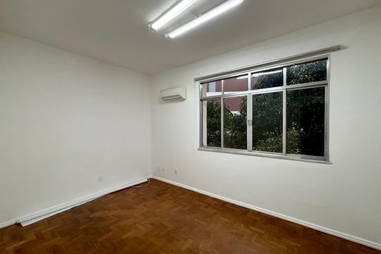 Quarto de apartamento à venda com 2 quartos, 86m² em Leblon, Rio de Janeiro
