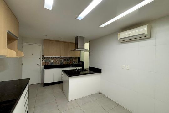 Cozinha de apartamento à venda com 2 quartos, 86m² em Leblon, Rio de Janeiro