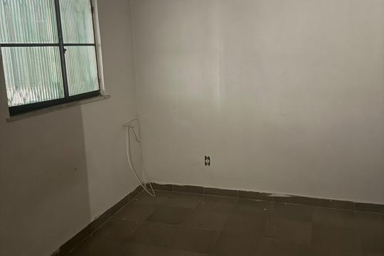 Quarto de casa para alugar com 1 quarto, 40m² em Curicica, Rio de Janeiro