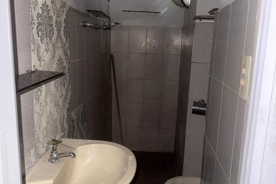 Banheiro de casa para alugar com 1 quarto, 40m² em Curicica, Rio de Janeiro