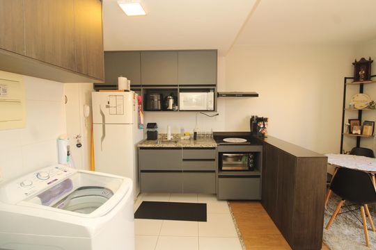 Cozinha de kitnet/studio à venda com 1 quarto, 27m² em Liberdade, São Paulo