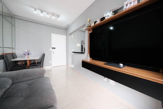 Sala/Cozinha de apartamento à venda com 2 quartos, 53m² em Vila Paranagua, São Paulo