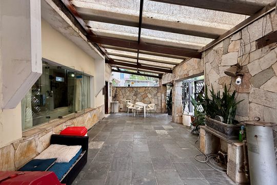 Garagem de casa à venda com 6 quartos, 240m² em Cidade Monções, São Paulo