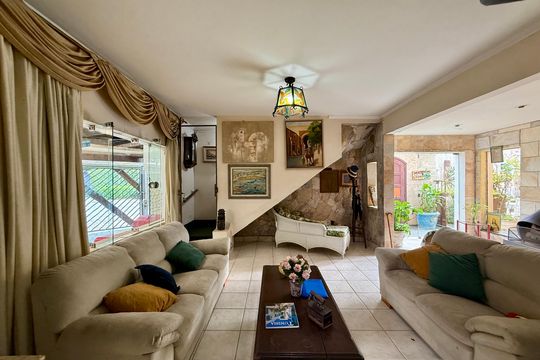 Casa à venda com 6 quartos, 240m² em Cidade Monções, São Paulo
