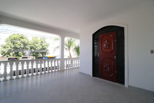 Sacada de casa para alugar com 4 quartos, 350m² em Nossa Senhora Aparecida, Uberlândia