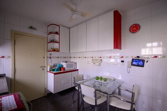 Cozinha  de apartamento à venda com 3 quartos, 120m² em Aclimação, São Paulo
