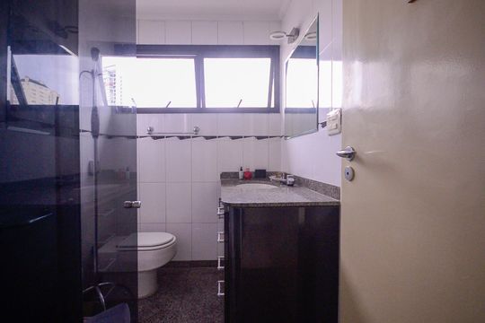 Banheiro Social  de apartamento à venda com 3 quartos, 120m² em Aclimação, São Paulo