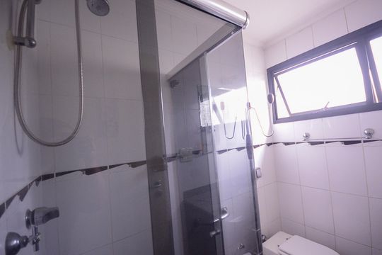 Banheiro Social  de apartamento à venda com 3 quartos, 120m² em Aclimação, São Paulo