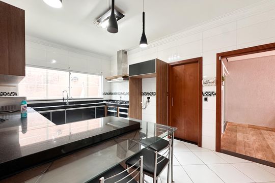 Cozinha de casa para alugar com 4 quartos, 325m² em Parque dos Passaros, São Bernardo do Campo