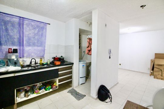 Cozinha de apartamento para alugar com 2 quartos, 52m² em Conjunto Habitacional Sitio Conceicao, São Paulo
