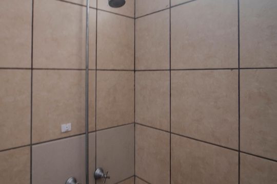 Banheiro 2 de casa à venda com 4 quartos, 210m² em Guarujá, Porto Alegre