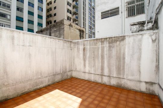 Quintal de apartamento à venda com 2 quartos, 123m² em Pinheiros, São Paulo